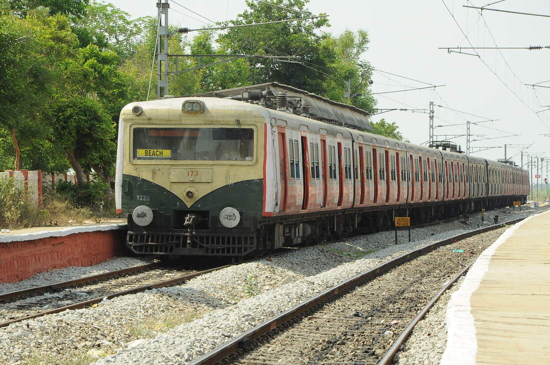 மின்சார ரயில்களில் பயணிக்க 2 டோஸ் தடுப்பூசி கட்டாயமா..? தெற்கு ரயில்வே..!!