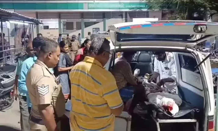 கணவன் கண்முன்னே சோகம்.. லாரி மோதி பெண் போலீஸ், 2 வயது குழந்தை பலி..!