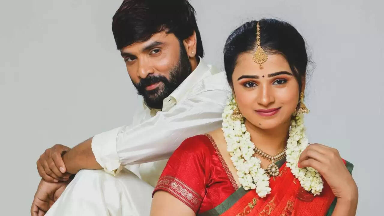 கமல் முன்னிலையில் நடிகையை திருமணம் செய்துகொள்கிறார் கவிஞர் சினேகன்!!