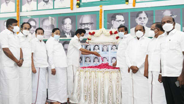 மொழிப்போர் தியாகிகளுக்கு முதல்வர் மு.க.ஸ்டாலின் மரியாதை..!