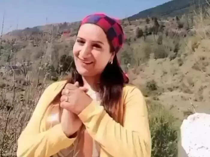 பரபரப்பு.. சிரீயல் நடிகை சுட்டுக்கொலை.. 10 வயது சிறுவன் படுகாயம்..! பரபரப்பு.. சிரீயல் நடிகை சுட்டுக்கொலை.. 10 வயது சிறுவன் படுகாயம்..!