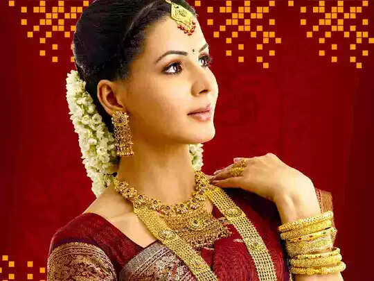 தங்கம் விலை சவரனுக்கு இவ்வளவு உயர்வா ? இனி நடுத்தர மக்கள் தங்கம் வாங்குவது கஷ்டம் தான் போல !!