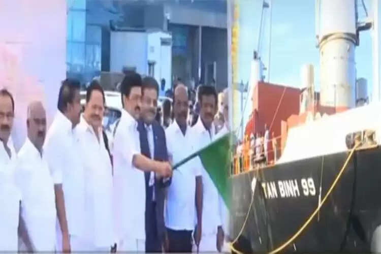 இலங்கைக்கு நிவாரணப் பொருட்களுடன் கப்பல் புறப்பட்டது - முதல்வர் கொடியசைத்து அனுப்பி வைத்தார்..!!