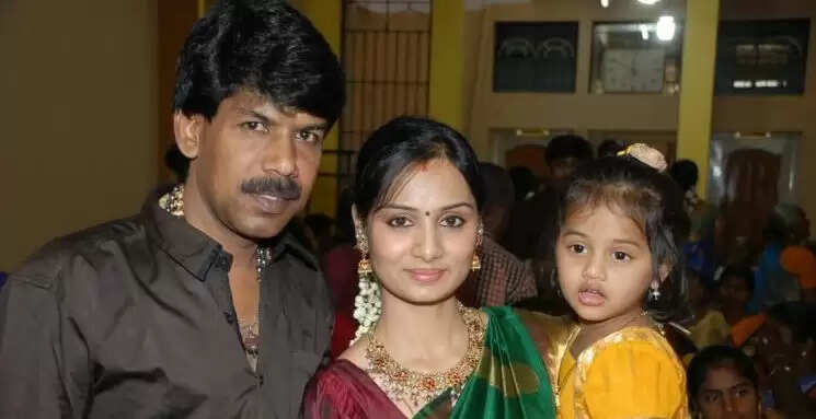 18 ஆண்டுகால மண வாழ்க்கை… விவாகரத்து பெற்றார் பிரபல இயக்குநர்!!