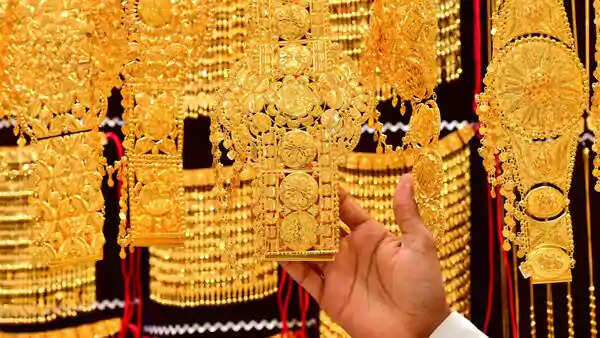ஷாக் கொடுத்த தங்கம் விலை... ஒரே நாளில் சவரனுக்கு ரூ.600 உயர்வு..!! ஷாக் கொடுத்த தங்கம் விலை... ஒரே நாளில் சவரனுக்கு ரூ.600 உயர்வு..!!