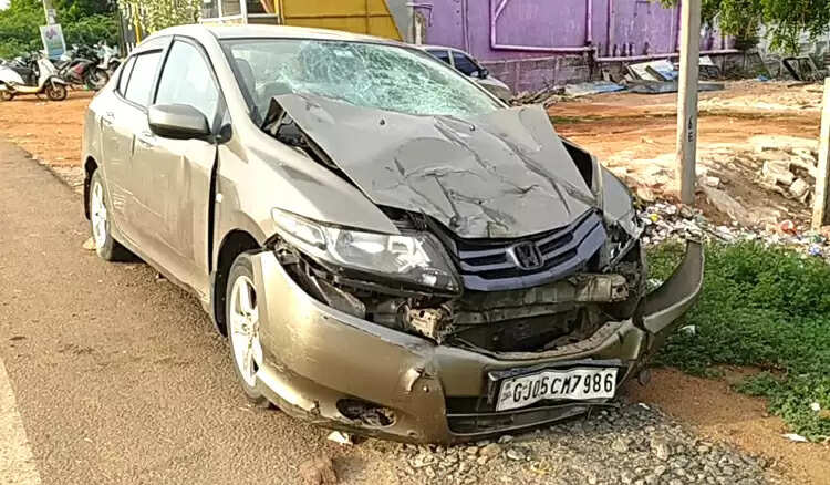 ‘மோடி’ ஓட்டிவந்த கார் மோதி விபத்து.. துணை வட்டார வளர்ச்சி அலுவலர் பலி..!