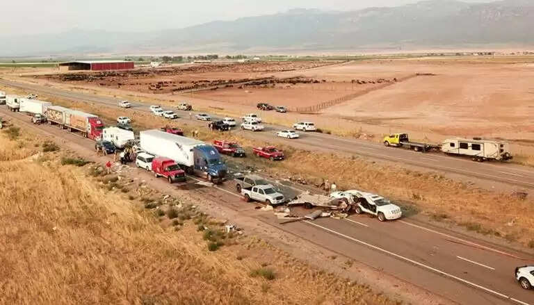 அமெரிக்காவில் மணல் புயலால் ஏற்பட்ட பெரும் விபத்து..!