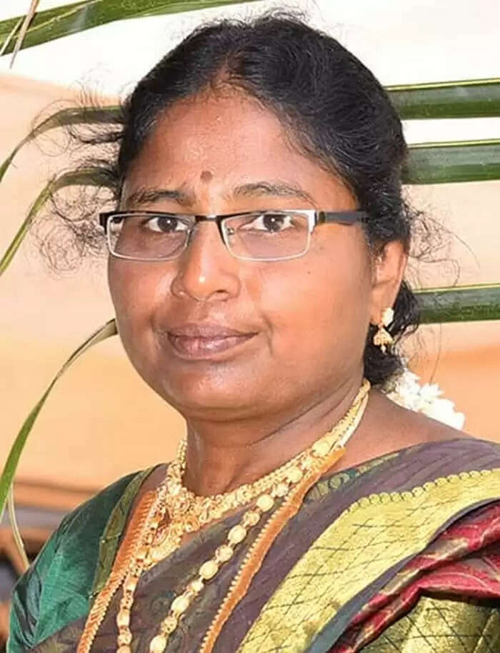 சாதி ரீதியாக மாணவர்களிடம் பேச்சு – தலைமை ஆசிரியர் சஸ்பெண்ட்!!