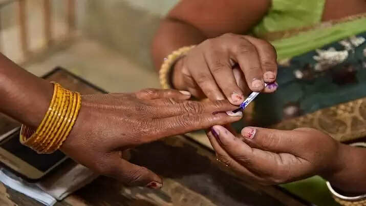 ஒமைக்ரான் அச்சுறுத்தல்.. தேர்தலை 2 மாசம் தள்ளி வைங்க: ஐகோர்ட் வேண்டுகோள்..!