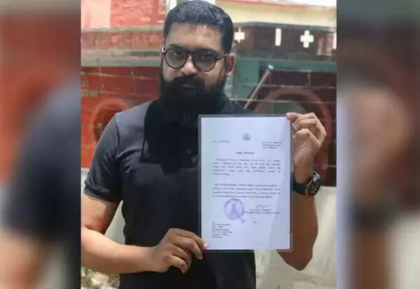 குவியும் பாராட்டுக்கள்..!! குழந்தைக்கு சாதி, மதத்தைச் சாராத சான்றிதழ் பெற்ற தந்தை!!