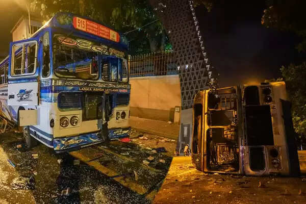 இலங்கையில் 58 கைதிகள் தப்பி ஓட்டம்.. தமிழகத்தில் தீவிர கண்காணிப்பு..!