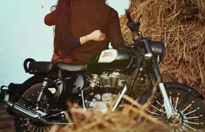 ஓட்டி பார்த்துவிட்டு வருவதாக கூறி புல்லட்டை ஓட்டி சென்று 75 நாட்கள் உல்லாச பயணம்.. சிக்கிய காதல் ஜோடி ! ஓட்டி பார்த்துவிட்டு வருவதாக கூறி புல்லட்டை ஓட்டி சென்று 75 நாட்கள் உல்லாச பயணம்.. சிக்கிய காதல் ஜோடி !