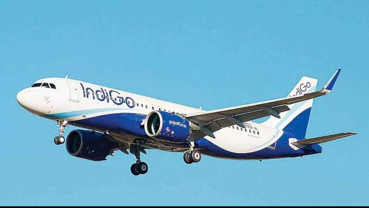 கண்ணியக்குறைவு.. இண்டிகோ நிறுவனத்திற்கு ரூ.5 லட்சம் அபராதம்..!