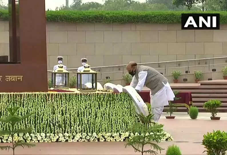 கார்கில் போர் வெற்றி தினம்; ராணுவ அமைச்சர் மரியாதை..!