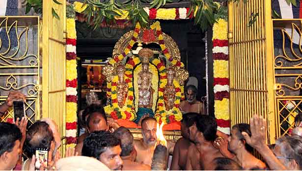 பார்த்தசாரதி கோவிலில் சொர்க்கவாசல் திறப்பு.. பக்தர்கள் பரவசம் !!