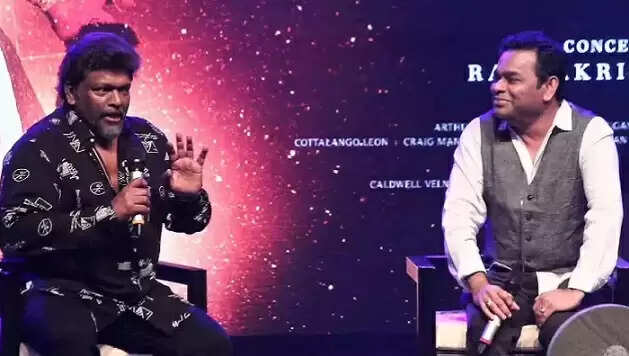 நான் மன்னிப்பு கேட்கிறேன்.. அதற்காக மைக்கை தூக்கி எறியவில்லை.. பார்த்திபன் விளக்கம் !!