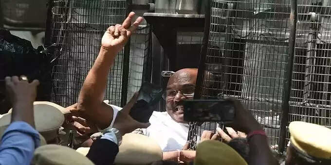 முன்னாள் அமைச்சர் ஜெயக்குமாருக்கு நிபந்தனை ஜாமீன் ..!!