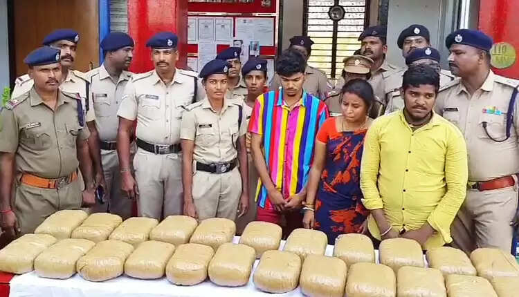 எக்ஸ்பிரஸ் ரயிலில் 46 கிலோ கஞ்சா.. கணவன் - மனைவி உட்பட 3 பேர் கைது..!