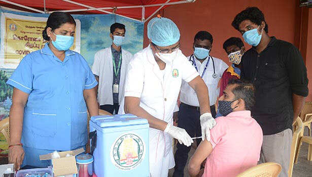 மக்களே, பயன்படுத்திக்கோங்க.. தமிழகத்தில் நாளை ஒரு லட்சம் இடங்களில் தடுப்பூசி முகாம்..!