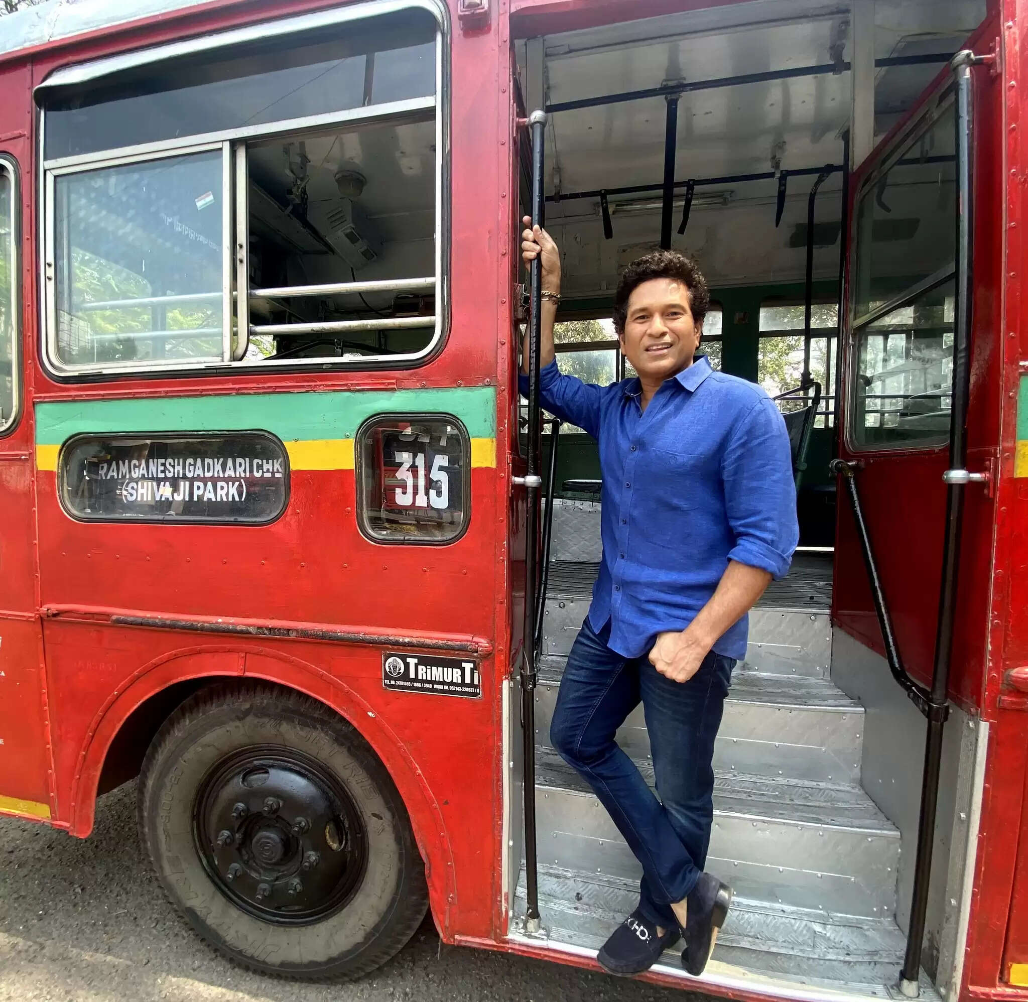 அரசு பேருந்தில் கிரிக்கெட் ஜாம்பவான்.. வைரலாகும் புகைப்படம்..!