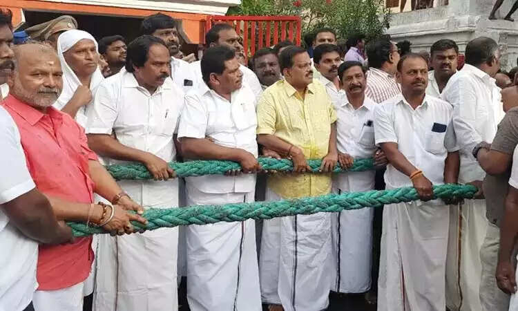 குமரி தேரோட்டத்தில் சலசலப்பு..!