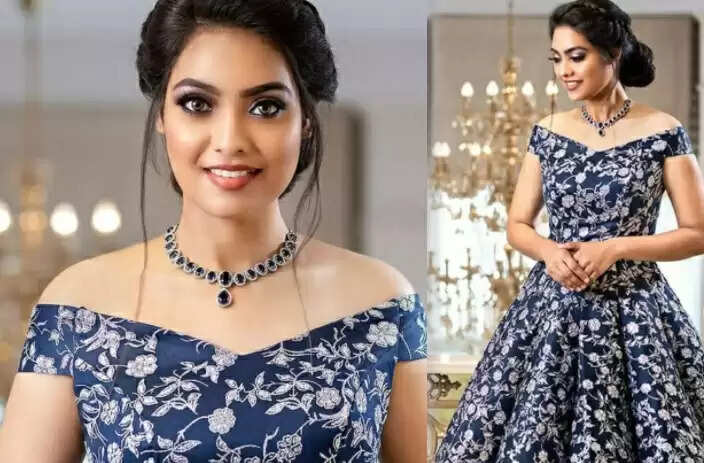 எனக்கு வேற வழி தெரியல மக்களே.. காதலனை அறிமுகப்படுத்திய பிரபல சீரியல் நடிகை !!