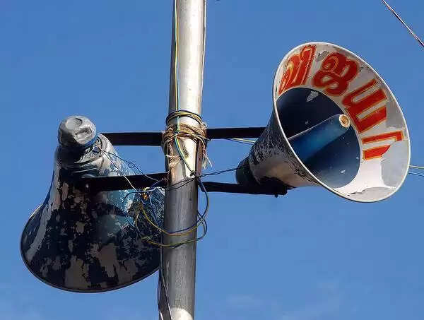 துபாயில் ஆபாச பேச்சு! இளைஞருக்கு ரூ.1 லட்சம் அபராதம்!