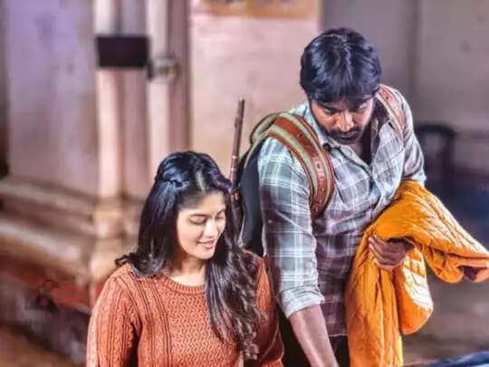 அந்த டீசருக்கும் எனக்கும் சம்மந்தமில்லை...! விஜய் சேதுபதி பட இயக்குநர் அதிர்ச்சி!