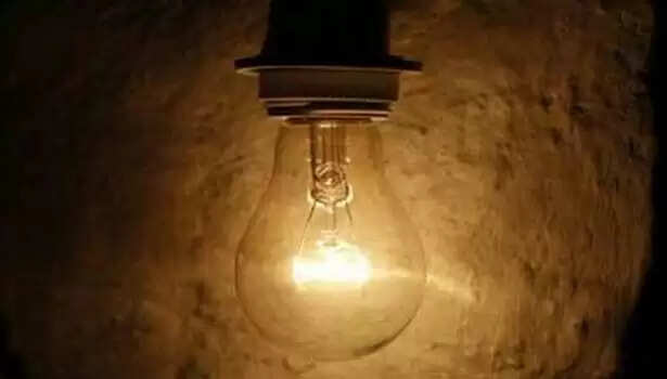 குண்டு பல்பு காத்தாடிக்கு 2.5 லட்சம் கட்டணம்; மூதாட்டிக்கு ஷாக் கொடுத்த மின் வாரியம்..!