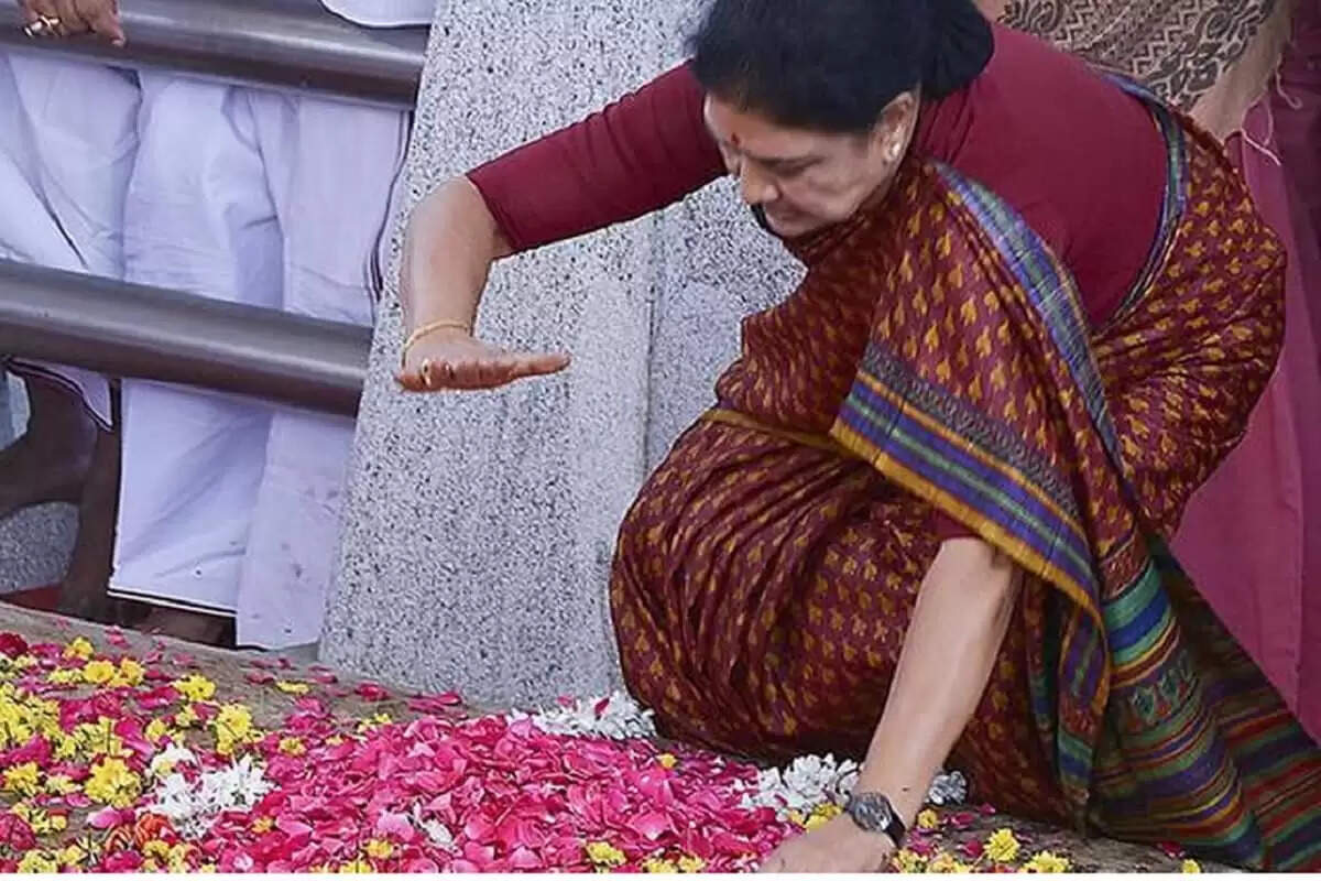 அதிமுக ஆட்சியை இழக்க சசிகலா சொல்லும் இதுதான் காரணமா..?