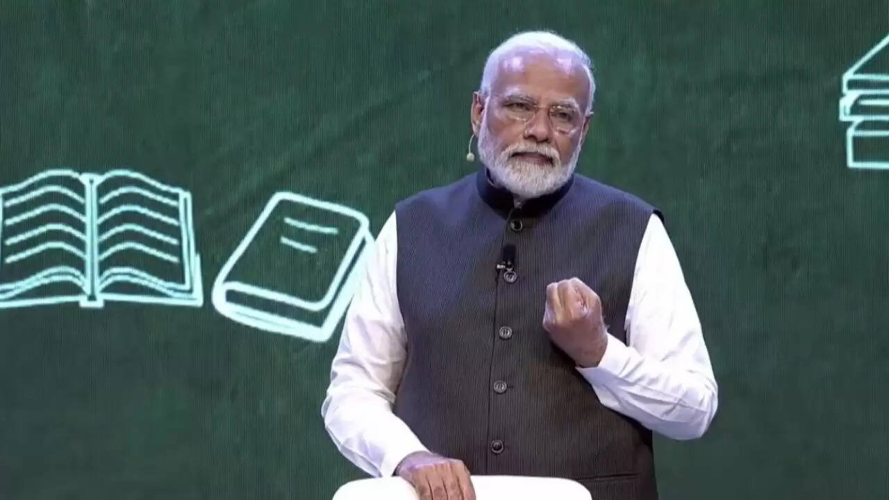 இப்படி செய்தால் போதும், தேர்வில் வெற்றிதான்.. மாணவர்களுக்கு மோடி அட்வைஸ்..! இப்படி செய்தால் போதும், தேர்வில் வெற்றிதான்.. மாணவர்களுக்கு மோடி அட்வைஸ்..!