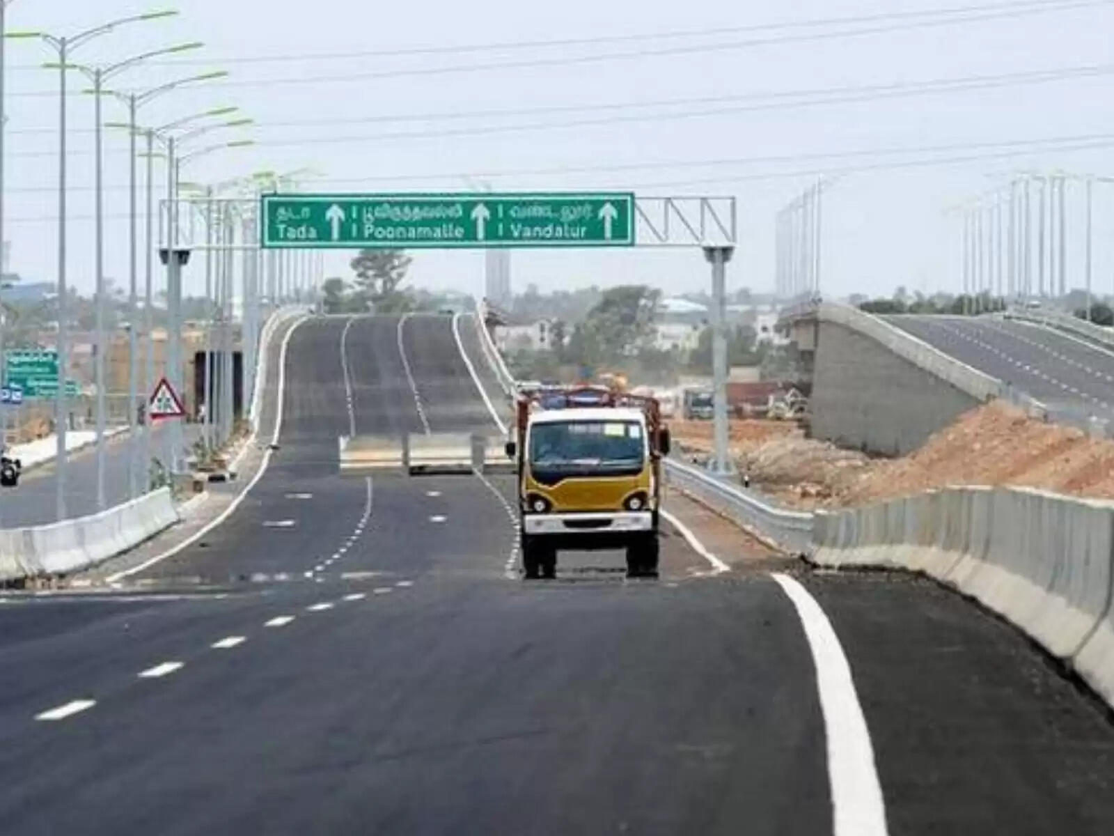 வண்டலூர் - மீஞ்சூர் ரோட்டில் சுங்கக் கட்டணம் உயர்வு... எப்போ தெரியுமா ?