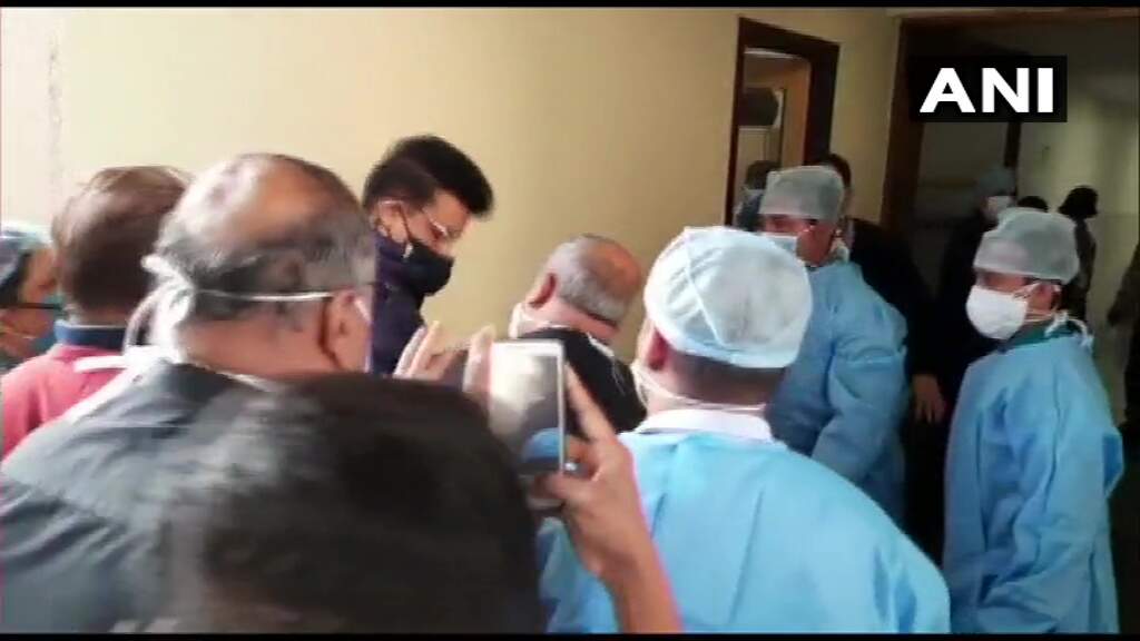 கங்குலிக்கு திடீர் நெஞ்சுவலி ! மருத்துவமனையில் மீண்டும் அனுமதி !1