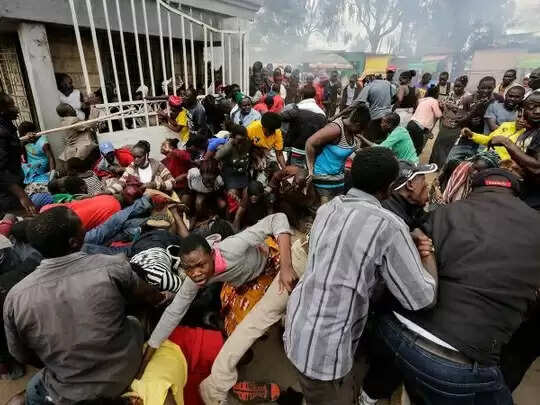 தேவாலயத்தில் ஏற்பட்ட கூட்ட நெரிசலில் 31 பேர் பலி!!