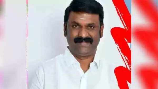 பரபரப்பு.. திமுகவிற்கு தாவிய தொழிலதிபர் வீட்டில் ஐடி ரெய்டு..!