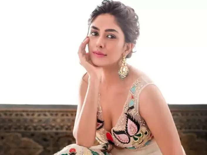 பிரபல நடிகைக்கு கொரோனா தொற்று உறுதி- ரசிகர்கள் பிரார்த்தனை !!