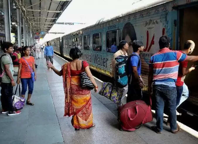 மக்களே, தீபாவளிக்கு ஊருக்கு போறீங்களா..?: நாளை முதல் முன்பதிவு செய்து கொள்ளலாம்..!