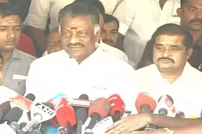 அகவிலைப்படி கூட ஒழுங்கா தர இயலாத திறமையற்ற அரசாக திமுக அரசு விளங்குகிறது - ஒ.பன்னீர்செல்வம்..!! அகவிலைப்படி கூட ஒழுங்கா தர இயலாத திறமையற்ற அரசாக திமுக அரசு விளங்குகிறது - ஒ.பன்னீர்செல்வம்..!!