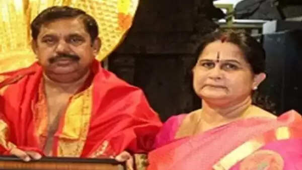 முன்னாள் முதல்வர் எடப்பாடி பழனிசாமியின் மனைவிக்கு கொரோனா தொற்று உறுதி..!!