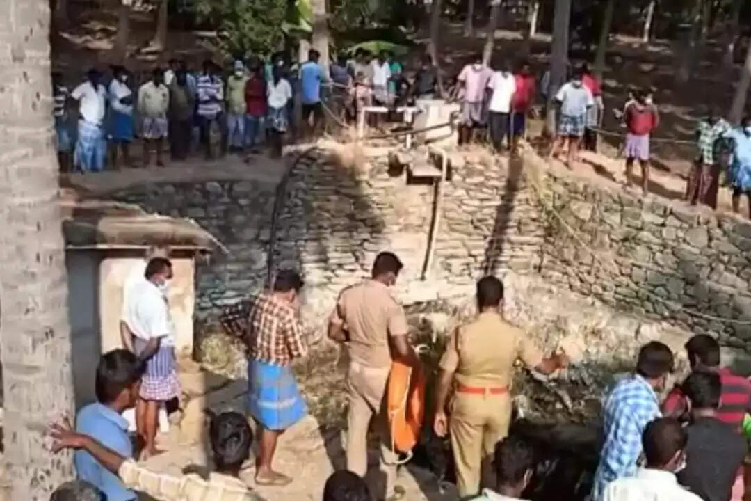 குடும்பத் தகராறில் சோகம்.. 2 குழந்தைகளுடன் கிணற்றில் குதித்த தாய்.. 3 வயது சிறுமி பலி..!