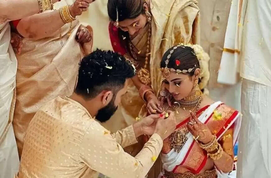 காதலரை கரம் பிடித்த பிரபல சீரியல் நடிகை!! காதலரை கரம் பிடித்த பிரபல சீரியல் நடிகை!!