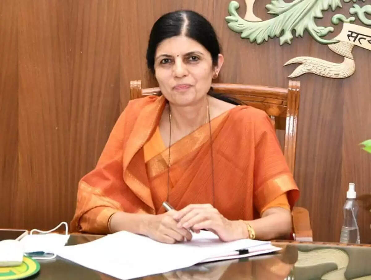புதிய தலைமைச் செயலராக மூத்த பெண் அதிகாரி பொறுப்பேற்பு..!