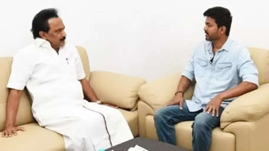 திமுகவுக்கு ஆதரவாக பிரச்சாரம்.. விஜய் மக்கள் இயக்கம் திடீர் முடிவு !!