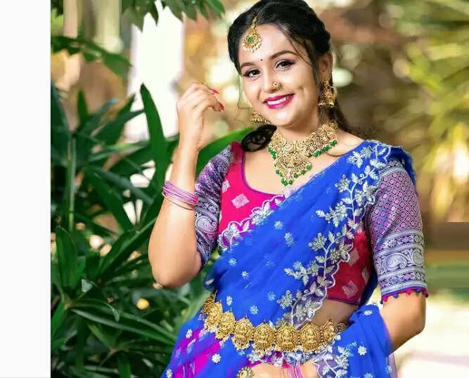 எஸ்எஸ்எல்சி பொதுத் தேர்வில் 99 % மதிப்பெண்.. பிரபல நடிகை அசத்தல் !!