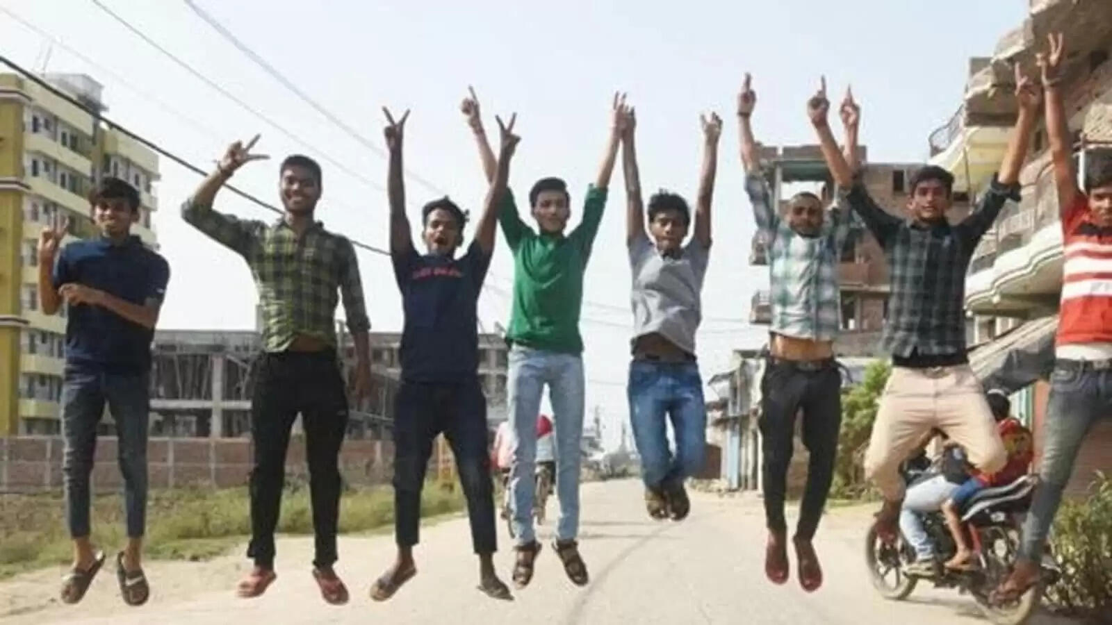 வெளியானது 10-ம் வகுப்பு தேர்வு முடிவுகள்.. மாணவிகளை விட மாணவர்கள் சிறப்பு..!