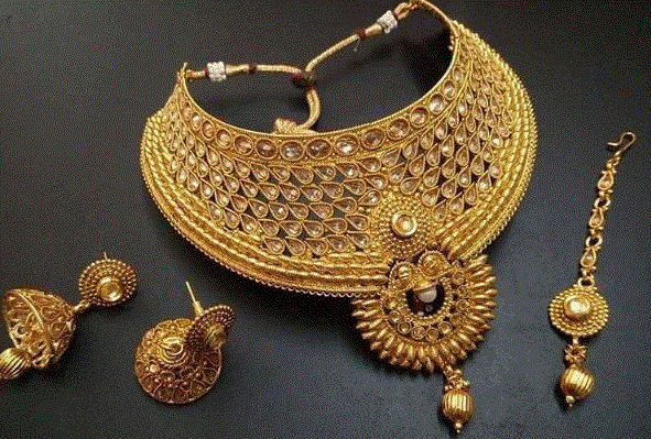 சில தினங்களாக குறைந்த தங்கத்தின் விலை ஒரே நாளில் உயர்வு - மக்கள் அதிர்ச்சி !!