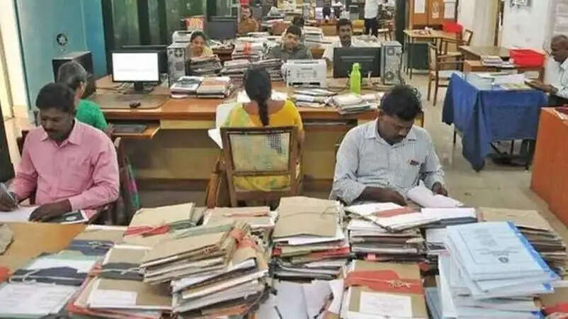 அரசு ஊழியர்களுக்கு அகவிலைப்படி உயர்வு: முதல்வர் மு.க.ஸ்டாலின் உத்தரவு அரசு ஊழியர்களுக்கு அகவிலைப்படி உயர்வு: முதல்வர் மு.க.ஸ்டாலின் உத்தரவு