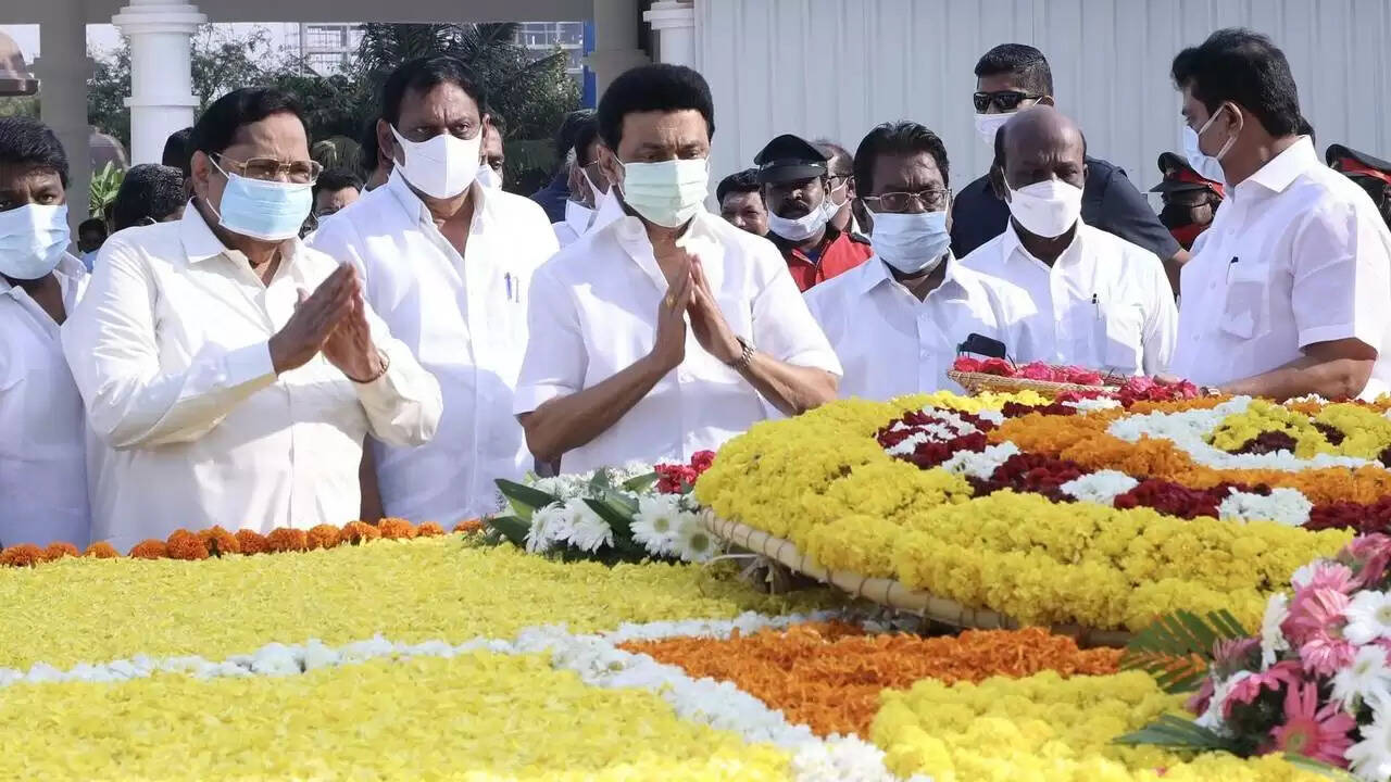 பேரறிஞர் காட்டிய வழியில் எந்நாளும் பயணிப்போம் - முதல்வர் மு.க.ஸ்டாலின்..!!