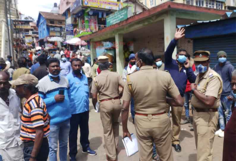 ஊட்டி அருகே பட்டப்பகலில் பேருந்து நிலையத்தில் தொழிலாளி குத்தி கொலை..!!