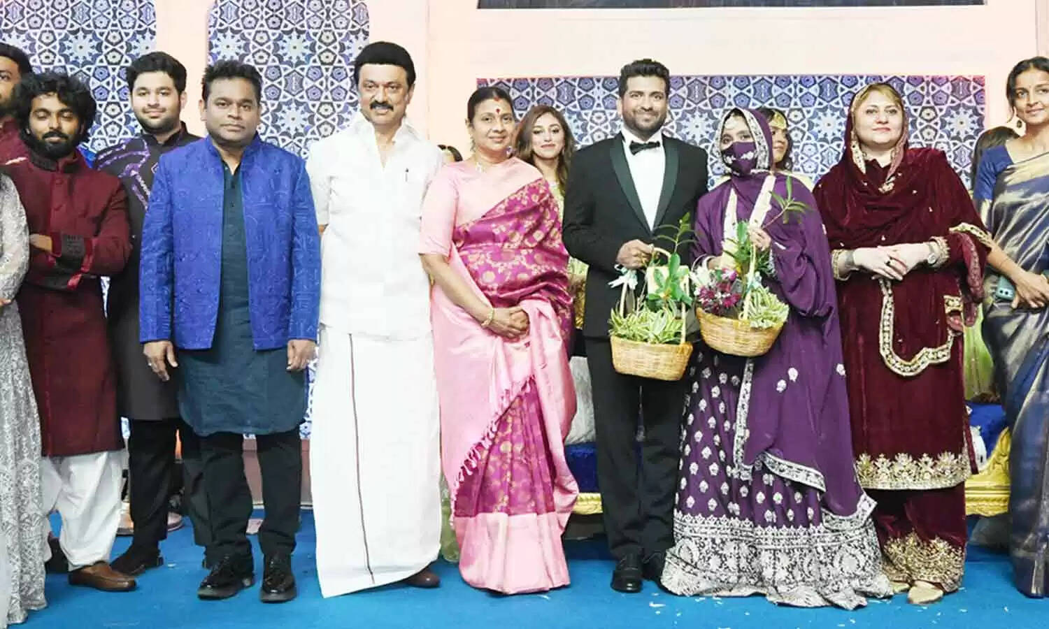 ஏ.ஆர்.ரஹ்மான் மகள் திருமண வரவேற்பு.. முதல்வர் ஸ்டாலின் பங்கேற்பு..! ஏ.ஆர்.ரஹ்மான் மகள் திருமண வரவேற்பு.. முதல்வர் ஸ்டாலின் பங்கேற்பு..!